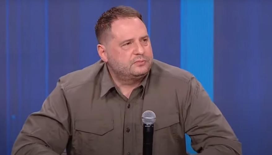 Єрмак пояснює корупційні скандали “Мідас” впливом Коломойського