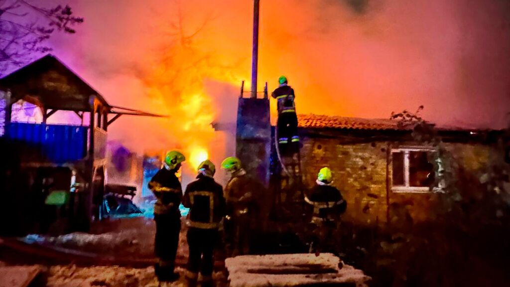 Київ після ракетного удару. Продовжуються рятувальні роботи