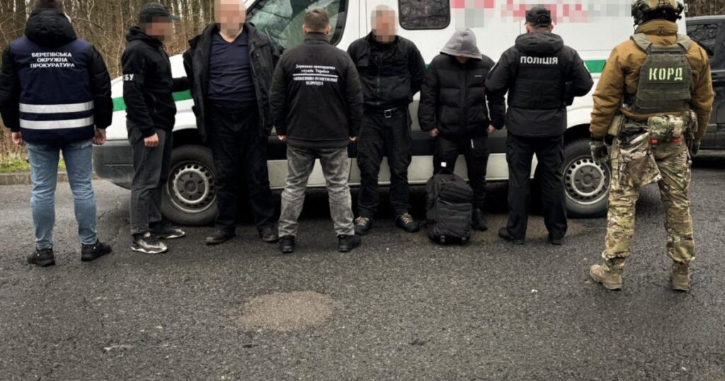 На Закарпатті затримали банківських інкасаторів, які перевозили ухилянта до кордону